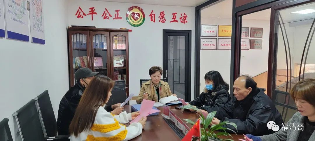 “布衣法官”,她用春風化雨的愛溫暖人心 “布衣法官”,她用春風化雨的愛溫暖人心