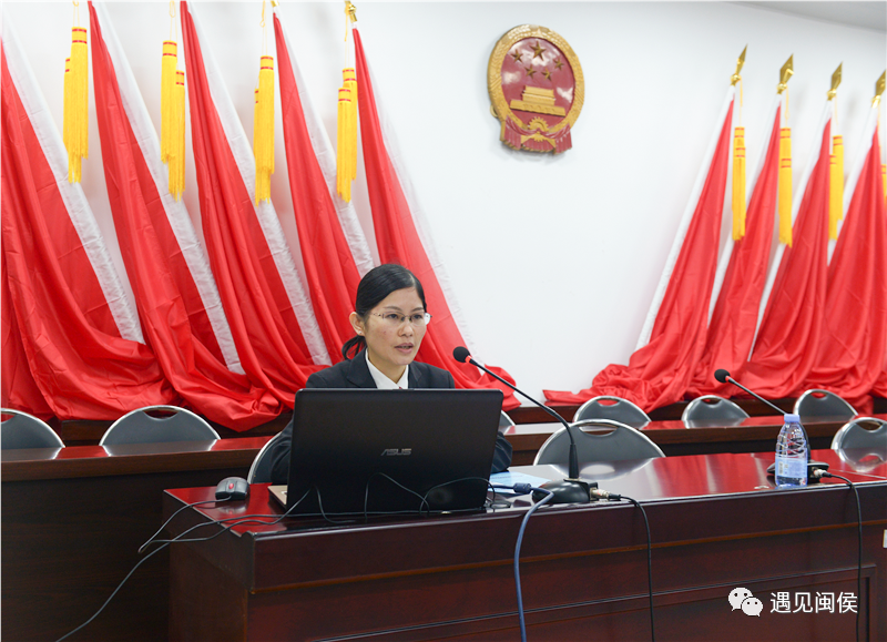 眼里有光、手捧鮮花，她們?cè)陂}侯竹岐這樣過節(jié)