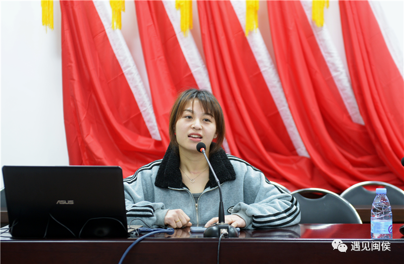 眼里有光、手捧鮮花，她們?cè)陂}侯竹岐這樣過節(jié)