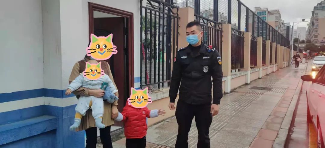 才2歲!福州一陌生男童拉著你“逛街”,是什么體驗? 才2歲!福州一陌生男童拉著你“逛街”,是什么體驗?