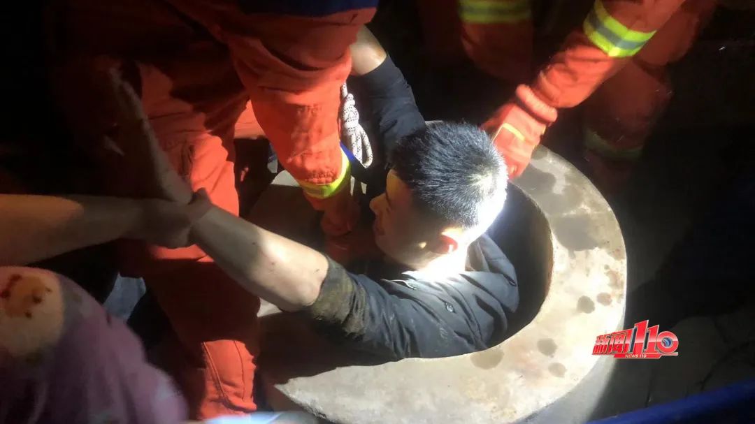 緊急救援!福州一8歲男童跌落12米深井 緊急救援!福州一8歲男童跌落12米深井